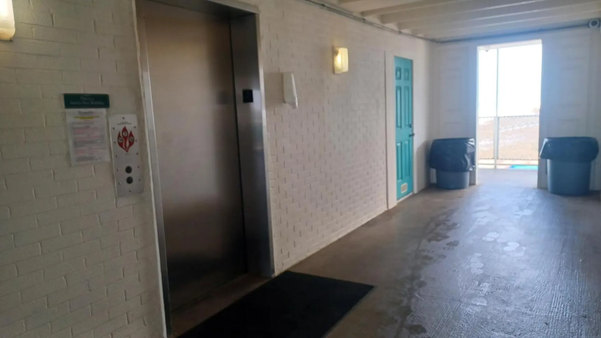 Couples Getaway, Honeymoon Sweet, Perfectly Cozy Beach Front Condo With Kitchen, Pool, Free Parking,Check-In At Door 巴拿马城