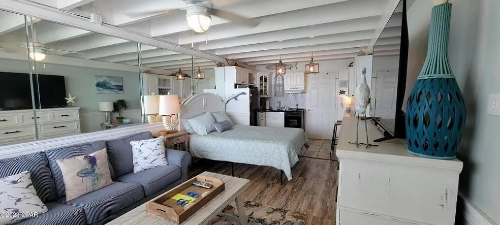 Couples Getaway, Honeymoon Sweet, Perfectly Cozy Beach Front Condo With Kitchen, Pool, Free Parking,Check-In At Door Panama Stadt Aparthotel