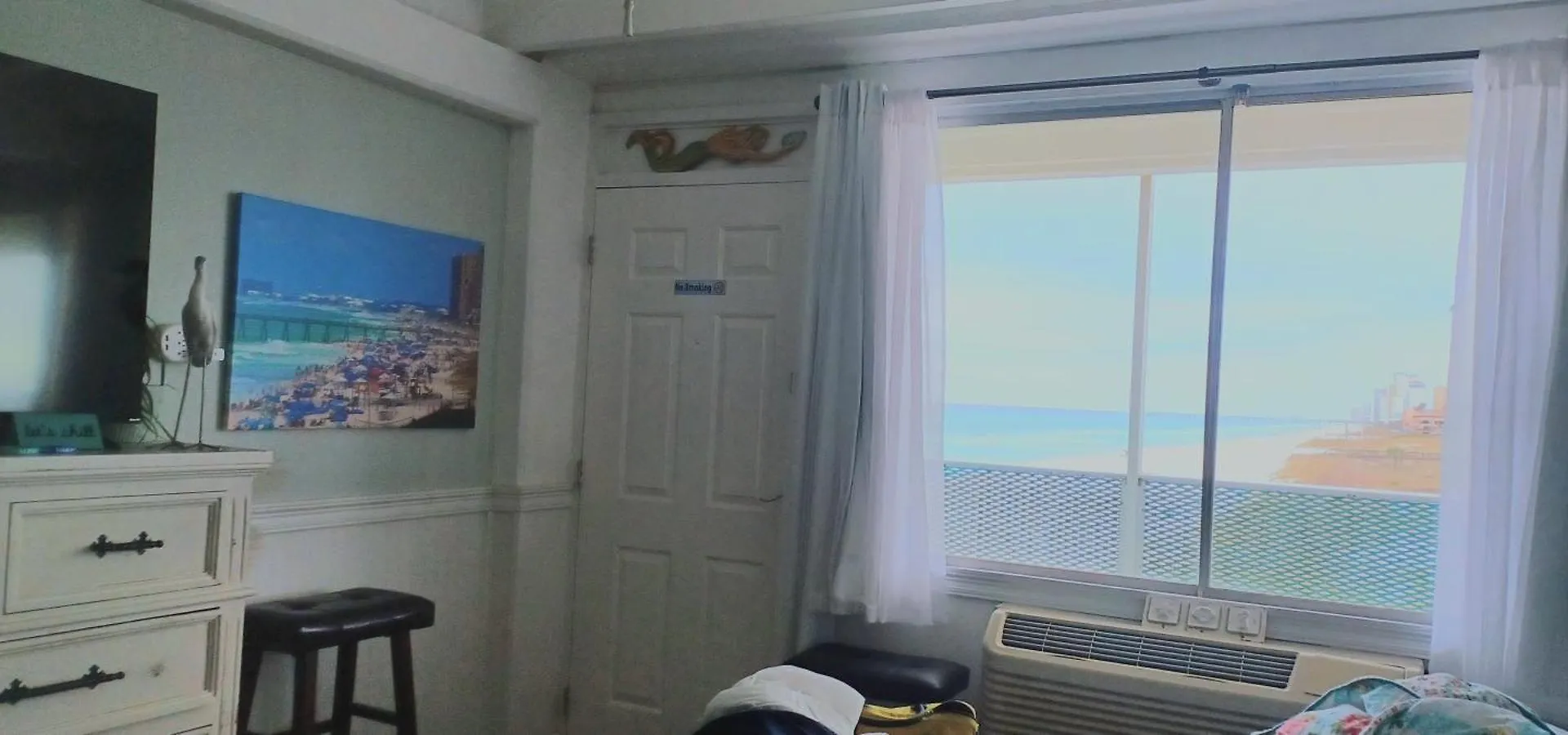 Couples Getaway, Honeymoon Sweet, Perfectly Cozy Beach Front Condo With Kitchen, Pool, Free Parking,Check-In At Door Panama Stadt 0*,  USA