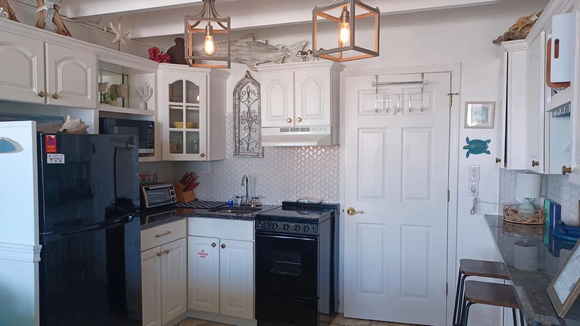 Ξενοδοχείο με διαμερίσματα Couples Getaway, Honeymoon Sweet, Perfectly Cozy Beach Front Condo With Kitchen, Pool, Free Parking,Check-In At Door Panama City Beach