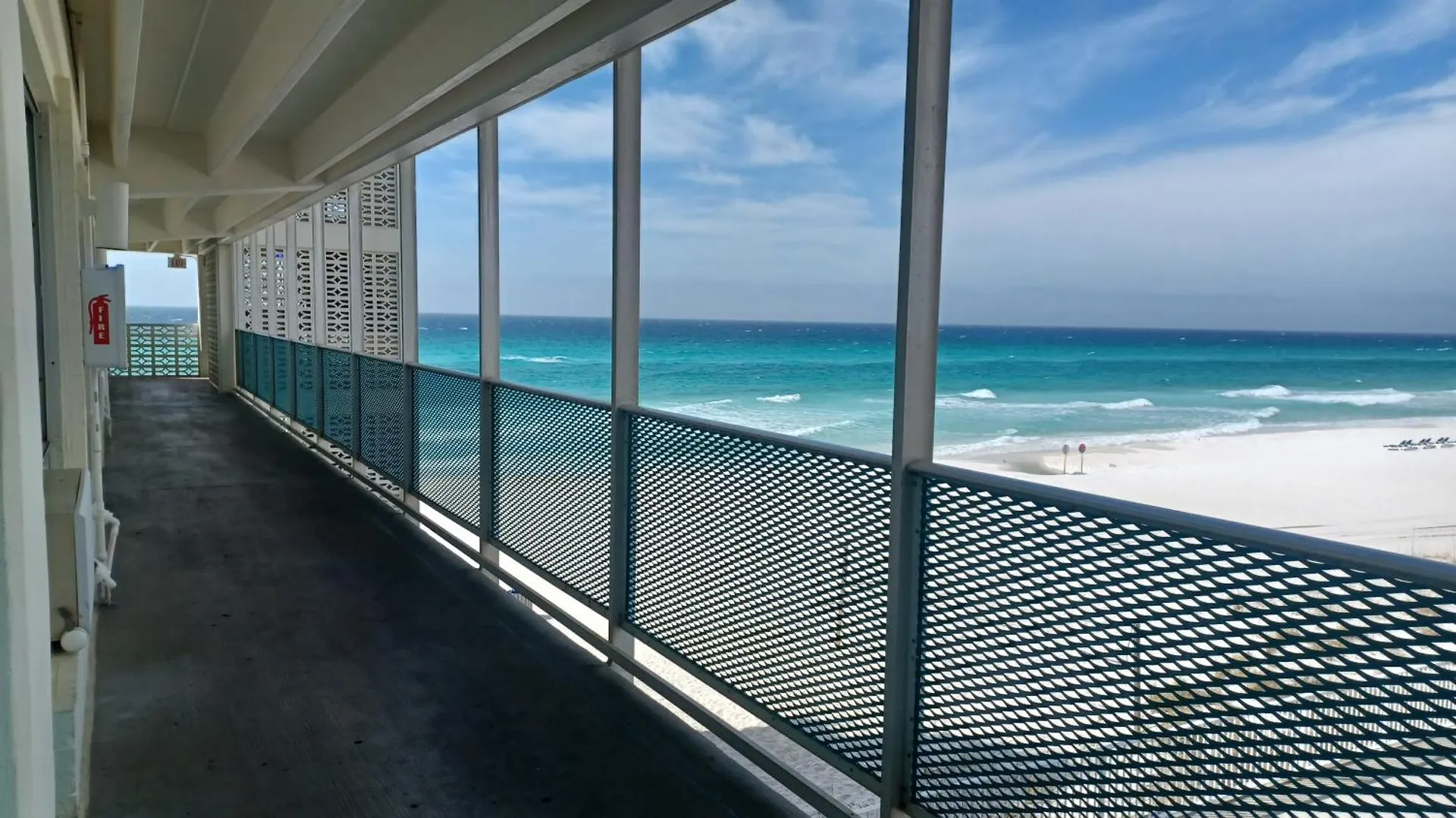 Couples Getaway, Honeymoon Sweet, Perfectly Cozy Beach Front Condo With Kitchen, Pool, Free Parking,Check-In At Door Panama Stadt Aparthotel