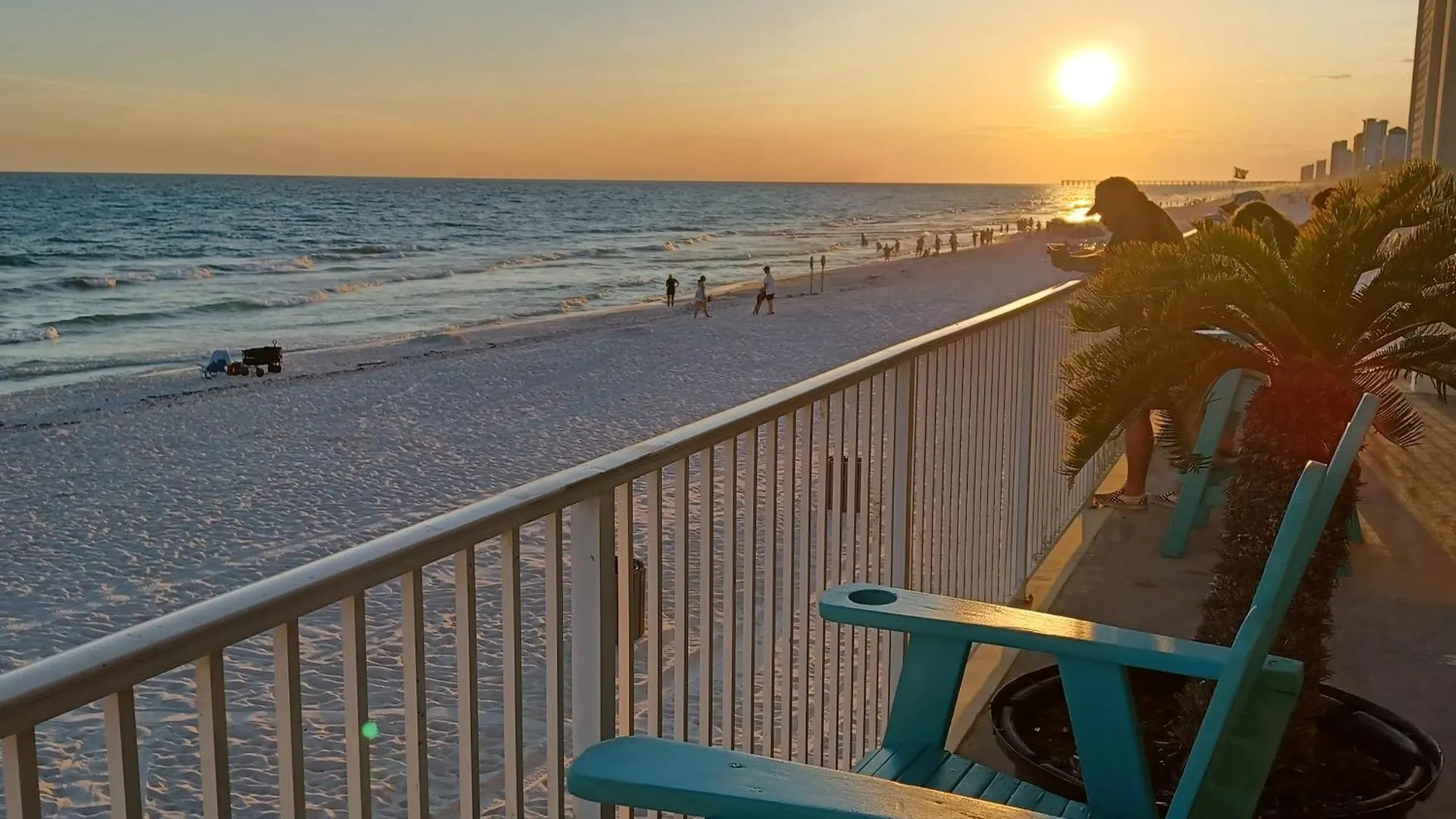 Aparthotel Couples Getaway, Honeymoon Sweet, Perfectly Cozy Beach Front Condo With Kitchen, Pool, Free Parking,Check-In At Door Panama Stadt USA